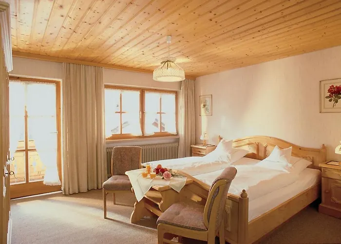 Gaestehaus Hubertushof 3*